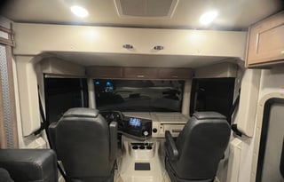 2023 Thor Motor Coach Outlaw 38MB