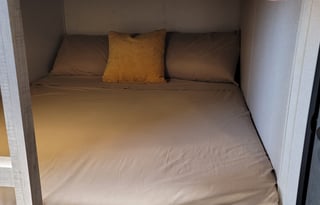 New 2022 Keystone RV Hideout 29DFSWE Fully Loaded