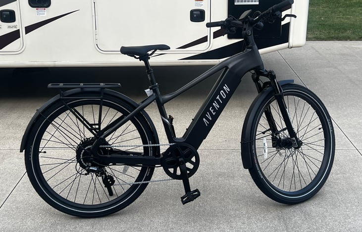 Explore More Wherever You Park!
Add the powerful, all-terrain Aventon Aventure 3 Step-over E-Bike to your RV rental for the ultimate on-the-go adventure.🔋 Up to 70 miles of pedal-assisted range!