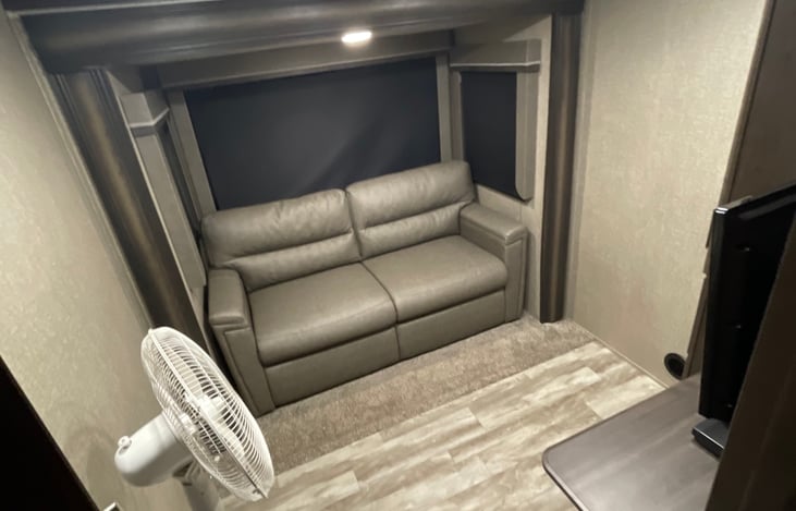 Bunk Room with Pull out Couch