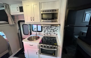 2024 Gulf Stream 24ft RV with free private shuttle