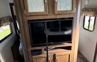 Cousin Eddie - 2018 Keystone RV Bullet 287QBS