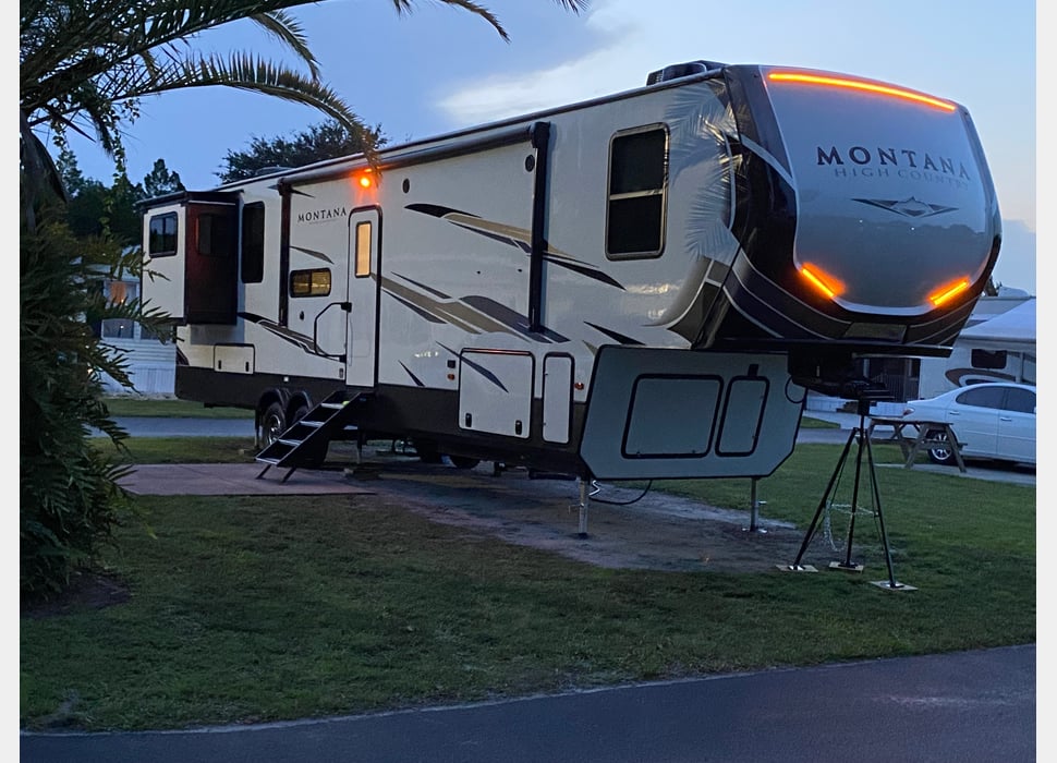 Fifth Wheel rentals in Overland Park