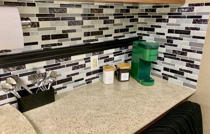 New single serve keurig with coffee grounds and sugar (K-Pods not pictured but included)