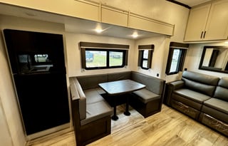 Hollow - 2025 Keystone Arcadia Select 27SBH