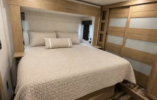Raptor Retreat|King Bed| 1.5 baths|Sleeps 7