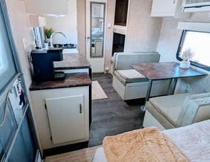 Forest River RV Wildwood X Lite FS 195BH