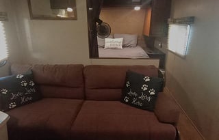 "Sweet Escape" Spacious 10-Person RV