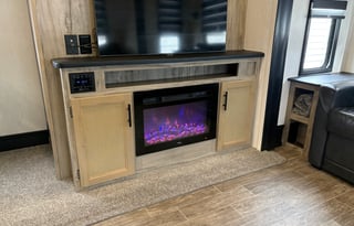 2022 Cherokee Arctic Wolf 3660 Suite