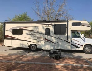 Coachmen RV Freelander 27QB Ford 350