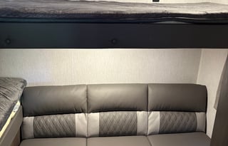 Room for the Whole Crew! Sleeps 10 with bunkroom
