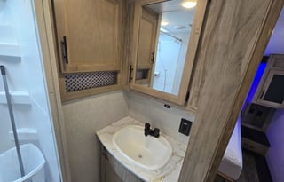 Cherokee Artic Wolf 287BH