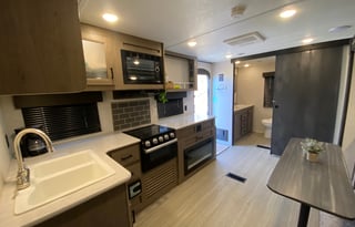 Cozy, Clean, Convenient 2021 Keystone Hideout