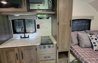 Casey & Crystal's Kid Friendly Vacation on Wheels