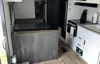 Discover the Outdoors in our 22' 262 Keystone