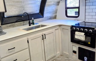 Tallahassee RV Rental | King Bed | Delivery  Setup