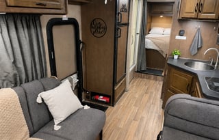 (#6) 30’ Adventure RV– Sleeps 8|Generator|Festival