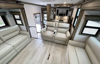 Luxury Montana | Private Office | King Suite