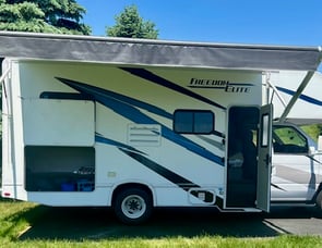Thor Motor Coach Freedom Elite 22HE