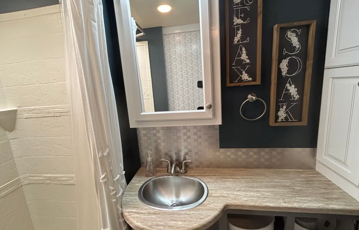 Private full bathroom