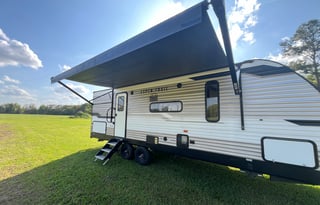 Sparkling Clean & Fully Stocked Travel Trailer
