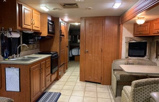 2007 Damon Challenger 376