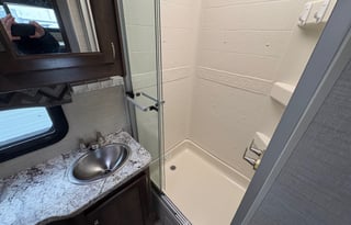 2018 Jayco Motorhome sleeps 10!