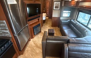 Chief Carl's Caravan- 2016 Fleetwood Bounder 35K