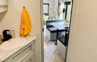 BEE HAPPY GLAMPER 22 Forest River  Salem FSX179DBK