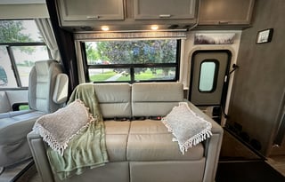 Adventure-Ready Family RV –  Sleeps 8, Free WiFi