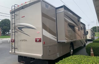 2014 Winnebago - Vista 35B