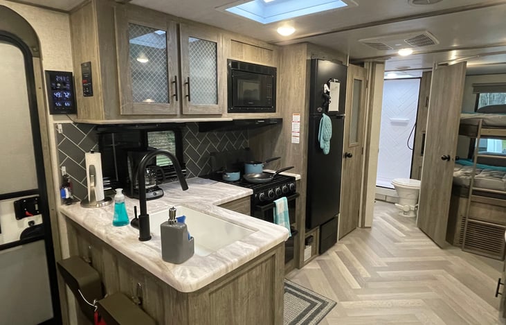 Full kitchen for making meals and memories