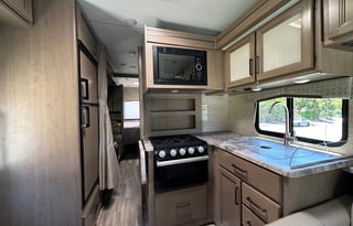 2022 THOR FOUR WINDS 30D