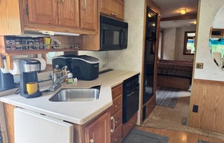 35ft Suncruiser Ready for Cruisin' in the Sun!