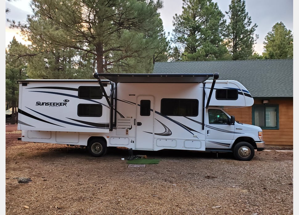 Class C Motor Home rentals in surprise