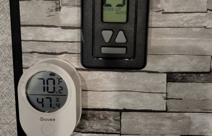 Thermostat, wireless monitoring via WiFi