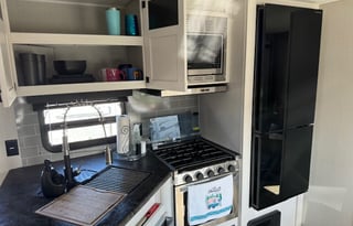 The coolest RV w/3 AC, Sleeps 10 no hauling needed