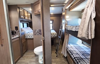 2018 Chateau 31E Bunkhouse 5 TV's