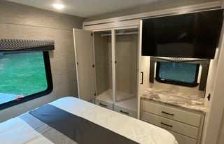 Rollin Ritz  2022 Thor Motor Coach Four Winds 31E