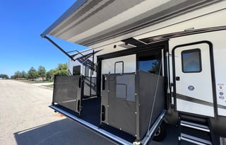 Luxury Road Warrior w/side porch!