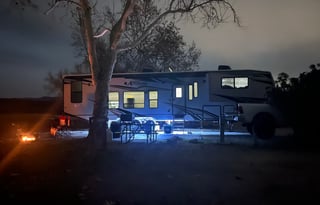 BEAUTIFUL NEW 5TH WHEEL RV “GLAMPING” ADVENTURE!