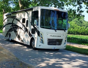 Thor Motor Coach Hurricane 35M