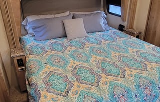 Family Fun Coach-FL-Bring Fido -2Bath! - 2019