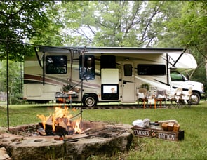 Coachmen RV Leprechaun 317SA Ford 450