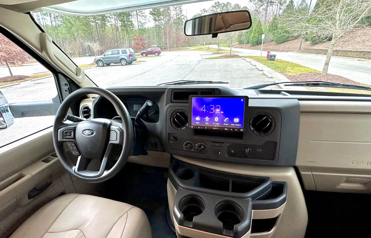 Apple CarPlay and Android Auto equipped