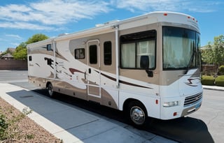 The Cozy Cruiser | Family Friendly Bunkhouse