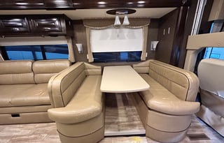 #14_40 ft Motorhome w/ bunks & 1.5 baths