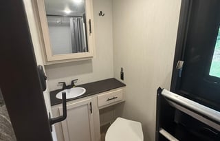 Luxury Camping Experience | Spacious Sabre 36DBB