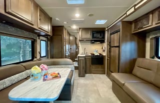 2019 Coachmen RV Freelander 26DS - Low miles