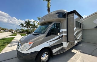 2014Thor Motor Coach Siesta Sprinter 24SR